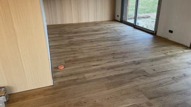 Parquet clipsable dans maison bois en Corrèze
